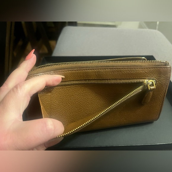 Prada beige large zippy wallet - Picture 4 of 12